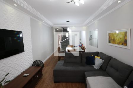 Sala de casa para alugar com 3 quartos, 150m² em Vila Nhocune, São Paulo