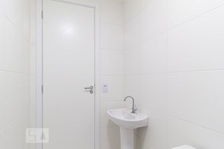 Banheiro  de apartamento para alugar com 1 quarto, 35m² em Presidente Altino, Osasco