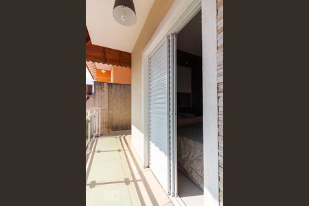 Sacada de casa à venda com 3 quartos, 150m² em Vila Yolanda, Osasco