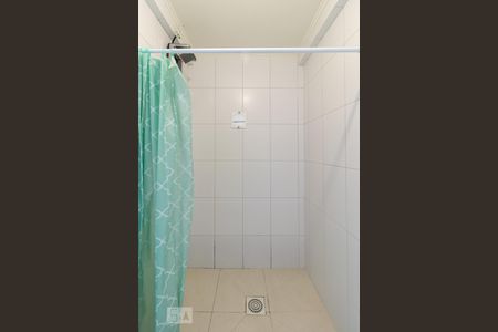 Banheiro da Suíte de apartamento para alugar com 2 quartos, 54m² em Santo Antônio, Porto Alegre