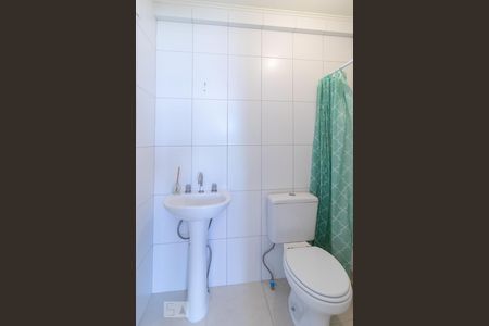 Banheiro da Suíte de apartamento para alugar com 2 quartos, 54m² em Santo Antônio, Porto Alegre