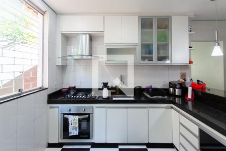 Casa à venda com 110m², 3 quartos e 1 vaga Casa à venda com 110m², 3 quartos e 1 vagaCozinha