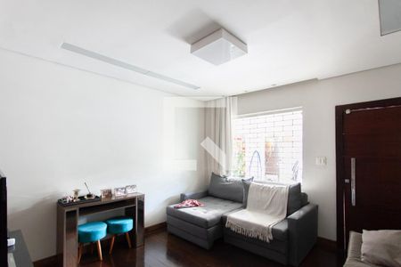 Sala 1 de casa à venda com 3 quartos, 110m² em Vila Cloris, Belo Horizonte