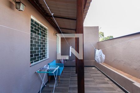 Casa à venda com 110m², 3 quartos e 1 vaga Casa à venda com 110m², 3 quartos e 1 vagaQuintal