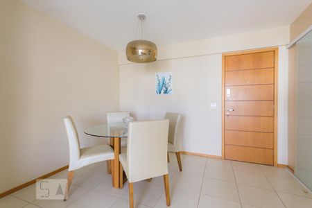 Apartamento à venda com 67m², 2 quartos e 1 vaga Apartamento à venda com 67m², 2 quartos e 1 vagaSala