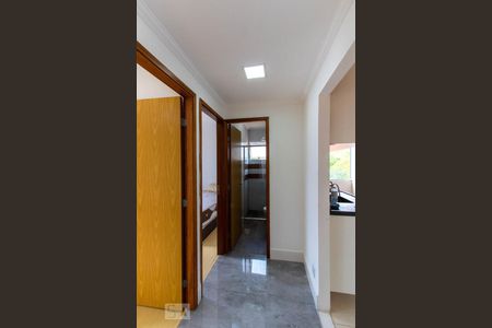 Corredor Quartos, Banheiro e Cozinha de apartamento para alugar com 2 quartos, 48m² em Jardim Ísis, Cotia