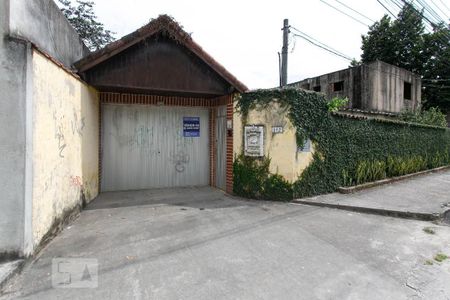 Casa à venda com 732m², 3 quartos e 5 vagas Casa à venda com 732m², 3 quartos e 5 vagasFrente da casa