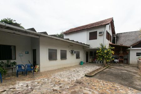 Casa à venda com 732m², 3 quartos e 5 vagas Casa à venda com 732m², 3 quartos e 5 vagasFachada