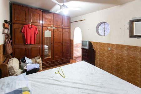 Casa à venda com 732m², 3 quartos e 5 vagas Casa à venda com 732m², 3 quartos e 5 vagasQuarto 2