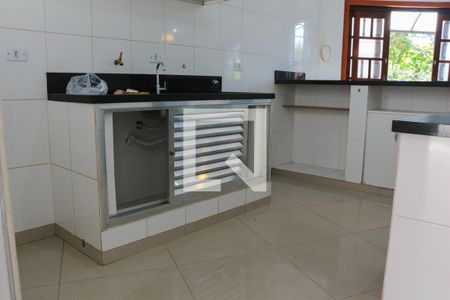 Cozinha de apartamento para alugar com 1 quarto, 50m² em Jardim Santos Dumont, São Paulo