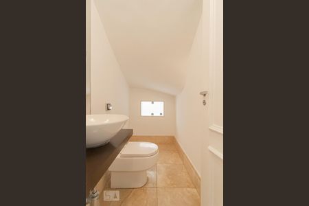 Casa para alugar com 290m², 3 quartos e 2 vagasLavabo