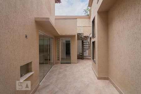 Casa para alugar com 290m², 3 quartos e 2 vagasQuintal 