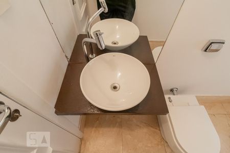 Casa para alugar com 290m², 3 quartos e 2 vagasLavabo