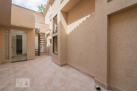 Casa para alugar com 290m², 3 quartos e 2 vagasQuintal 