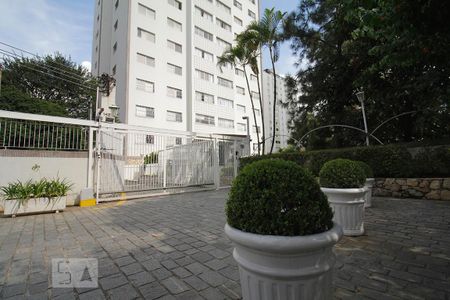 Apartamento para alugar com 110m², 3 quartos e 2 vagas Apartamento para alugar com 110m², 3 quartos e 2 vagasDetalhe Entrada