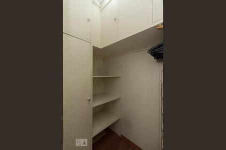 Apartamento para alugar com 110m², 3 quartos e 2 vagas Apartamento para alugar com 110m², 3 quartos e 2 vagasQuarto de Serviço