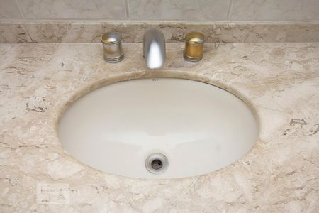 Apartamento para alugar com 110m², 3 quartos e 2 vagas Apartamento para alugar com 110m², 3 quartos e 2 vagasDetalhe Banheiro Suíte