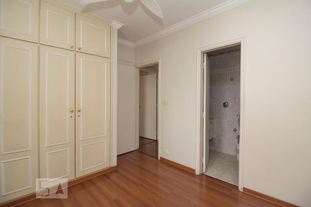Apartamento para alugar com 110m², 3 quartos e 2 vagas Apartamento para alugar com 110m², 3 quartos e 2 vagasQuarto Suíte - Armários