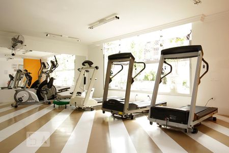 Apartamento para alugar com 110m², 3 quartos e 2 vagas Apartamento para alugar com 110m², 3 quartos e 2 vagasÁrea comum - Academia