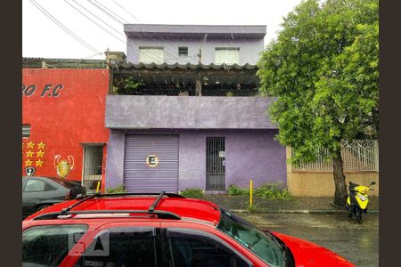 Casa à venda com 250m², 3 quartos e 2 vagasFachada