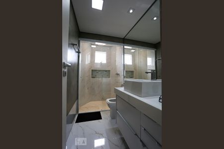 Apartamento à venda com 256m², 2 quartos e 4 vagasbanheiro da suite