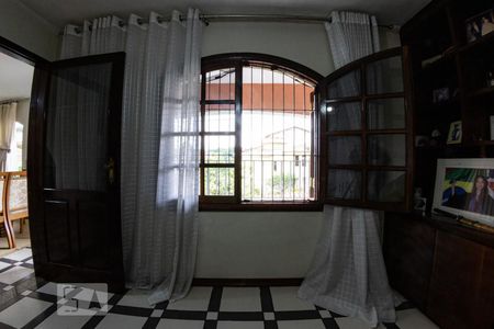 Casa à venda com 4 quartos, 277m² em Sítio da Figueira, São Paulo