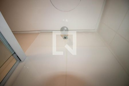 Apartamento à venda com 54m², 2 quartos e 2 vagas Apartamento à venda com 54m², 2 quartos e 2 vagasBanheiro da Suíte