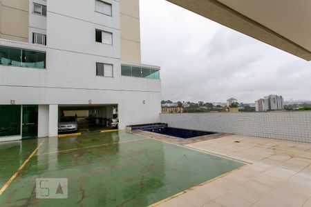 Apartamento para alugar com 156m², 3 quartos e 4 vagas Apartamento para alugar com 156m², 3 quartos e 4 vagasÁrea comum - Piscina e Quadra esportiva