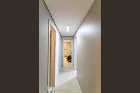 Corredor de apartamento à venda com 3 quartos, 156m² em Indaiá, Belo Horizonte