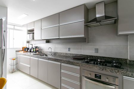 Apartamento para alugar com 156m², 3 quartos e 4 vagas Apartamento para alugar com 156m², 3 quartos e 4 vagasCozinha