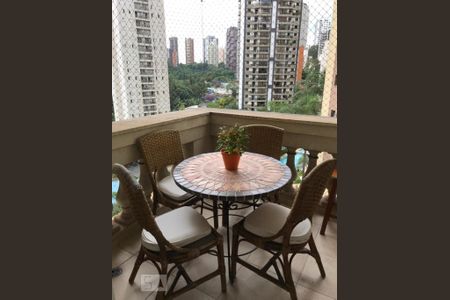 Apartamento à venda com 146m², 3 quartos e 3 vagas Apartamento à venda com 146m², 3 quartos e 3 vagasVaranda