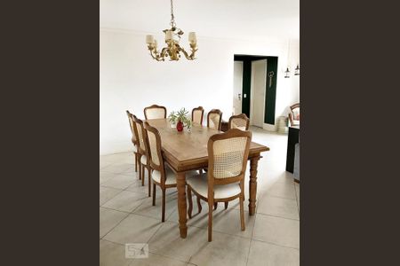 Apartamento à venda com 146m², 3 quartos e 3 vagas Apartamento à venda com 146m², 3 quartos e 3 vagasSala de Jantar