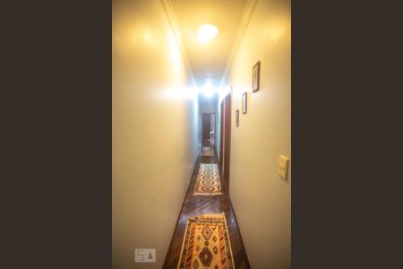 Casa à venda com 440m², 4 quartos e 6 vagasCorredor