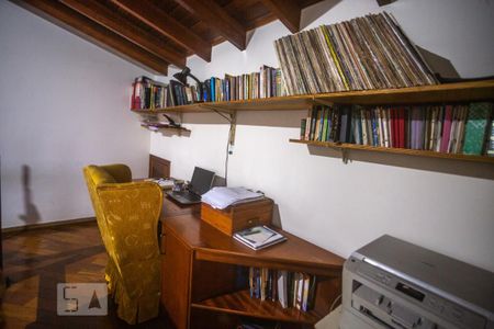 Casa à venda com 440m², 4 quartos e 6 vagasOffice