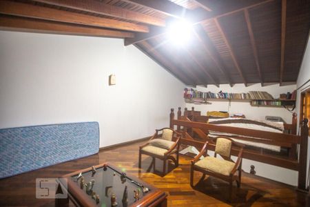 Casa à venda com 440m², 4 quartos e 6 vagasOffice