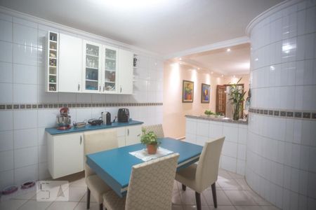 Casa à venda com 440m², 4 quartos e 6 vagasCozinha