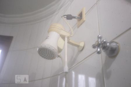 Casa à venda com 440m², 4 quartos e 6 vagasChuveiro