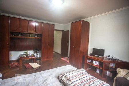 Casa à venda com 440m², 4 quartos e 6 vagasSuíte