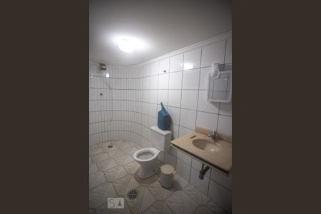 Casa à venda com 440m², 4 quartos e 6 vagasBanheiro de serviço