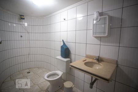 Casa à venda com 440m², 4 quartos e 6 vagasBanheiro de serviço