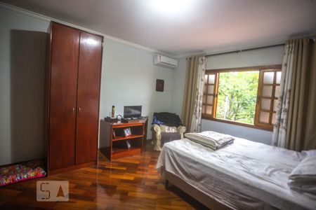 Casa à venda com 440m², 4 quartos e 6 vagasSuíte