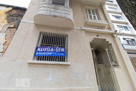 Casa à venda com 90m², 3 quartos e sem vaga Casa à venda com 90m², 3 quartos e sem vagaFachada