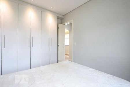Quarto 1 de apartamento para alugar com 2 quartos, 54m² em Parque Maria Domitila, São Paulo