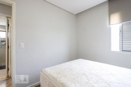 Quarto 1 de apartamento para alugar com 2 quartos, 54m² em Parque Maria Domitila, São Paulo