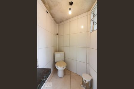 Casa à venda com 120m², 3 quartos e 2 vagas Casa à venda com 120m², 3 quartos e 2 vagasBanheiro de Serviço