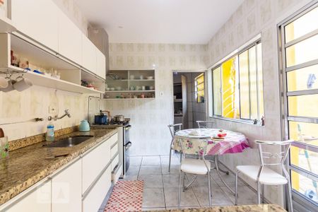 Casa à venda com 120m², 3 quartos e 2 vagas Casa à venda com 120m², 3 quartos e 2 vagasCozinha