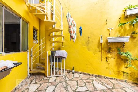 Casa à venda com 120m², 3 quartos e 2 vagas Casa à venda com 120m², 3 quartos e 2 vagasQuintal