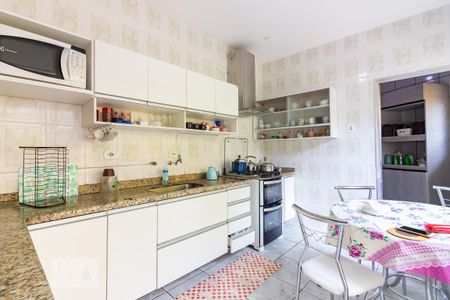 Casa à venda com 120m², 3 quartos e 2 vagas Casa à venda com 120m², 3 quartos e 2 vagasCozinha