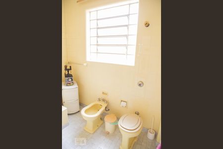 Casa para alugar com 300m², 3 quartos e 4 vagas Casa para alugar com 300m², 3 quartos e 4 vagasBanheiro