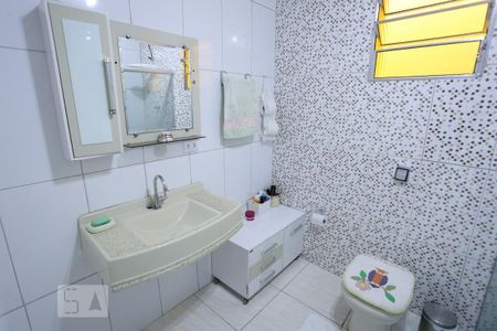 Casa à venda com 139m², 2 quartos e 2 vagasBanheiro